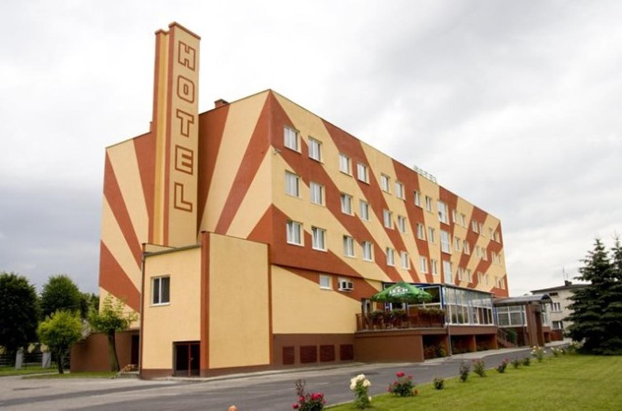 Hotel Restauracja Cukropol Гостинь Екстер'єр фото